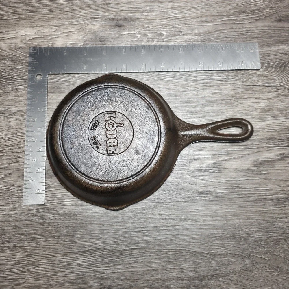 Vintage Lodge 3SK Cast iron Skillet 6.5